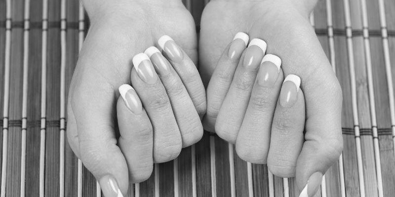 How do you remove acrylic and solar nails? image 0