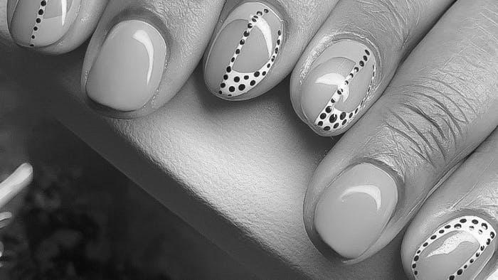 What are some good nail designs for short nails? photo 8