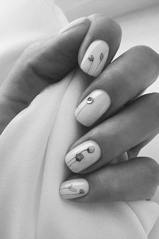 What are some good nail designs for short nails? photo 15