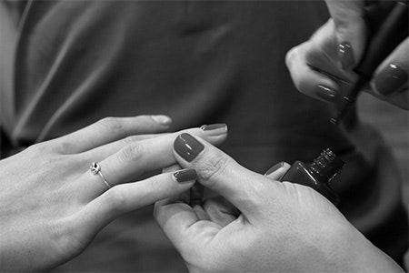 Can violinists wear nail polish? photo 11