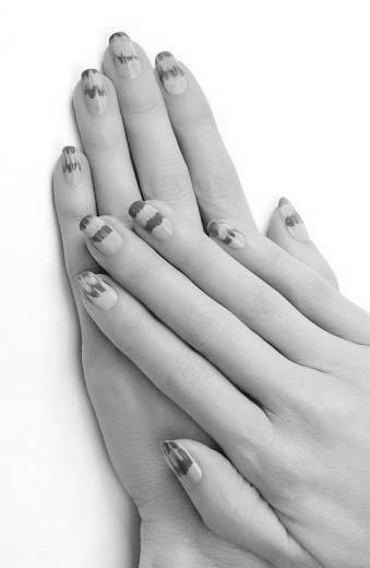 5 Trendy Nail Art Designs To Try At Home with Fingernails2Go? image 13