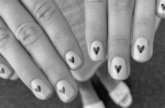 What are some easy nail designs for short nails? image 0