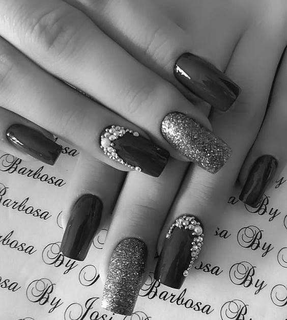 What are the latest nail art designs for a bride? photo 5