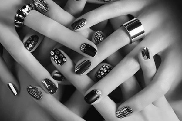 What are the latest nail art designs for a bride? photo 10