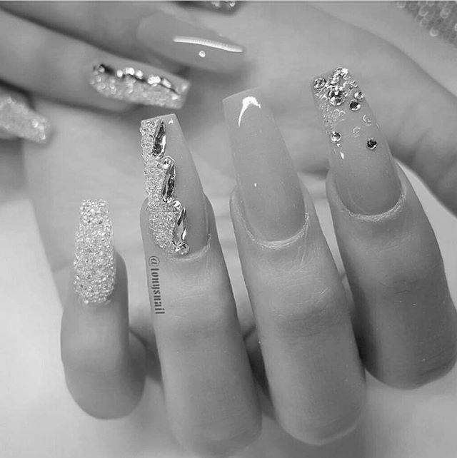 What are the latest nail art designs for a bride? photo 12