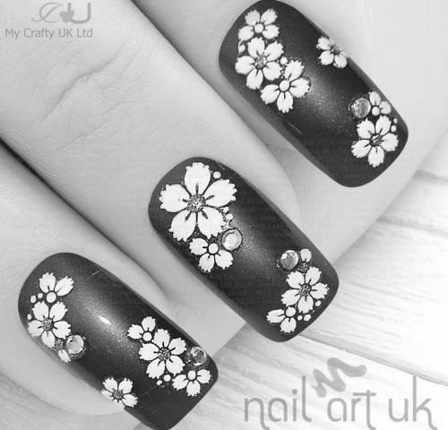What are the latest nail art designs for a bride? photo 14