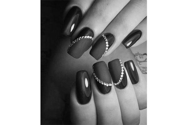 Which kind of nail art is good for a wedding? image 5