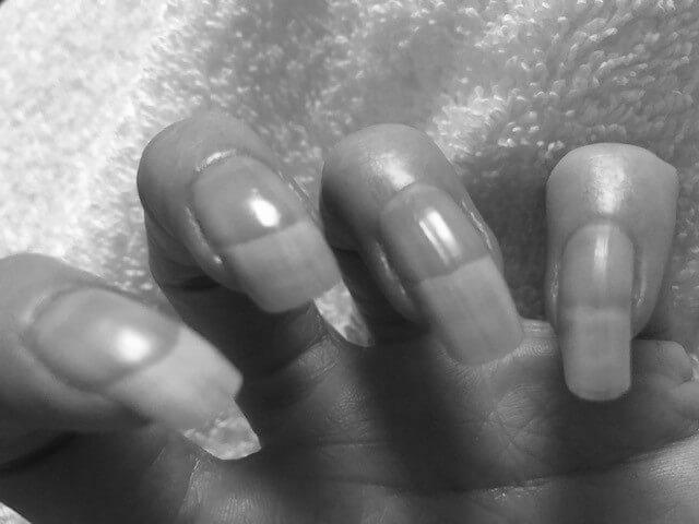 Will a nail salon paint my natural nails? image 4