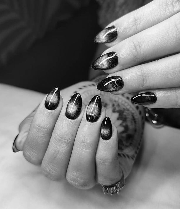 Which are the best designers and salons for nail art In Pune? image 15