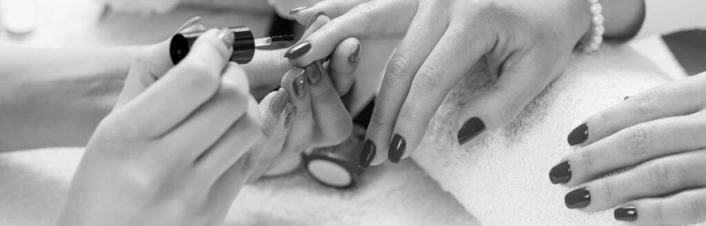How much does it cost to get your nails done (on average)? photo 2