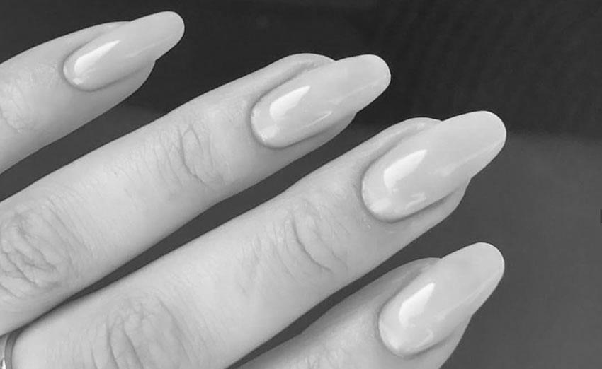What are the benefits of wearing acrylic nails over natural nails? photo 4
