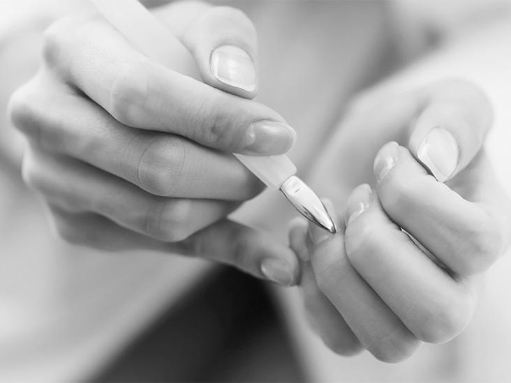 Is it ok for a guy to wear acrylic nails if he likes them? photo 5