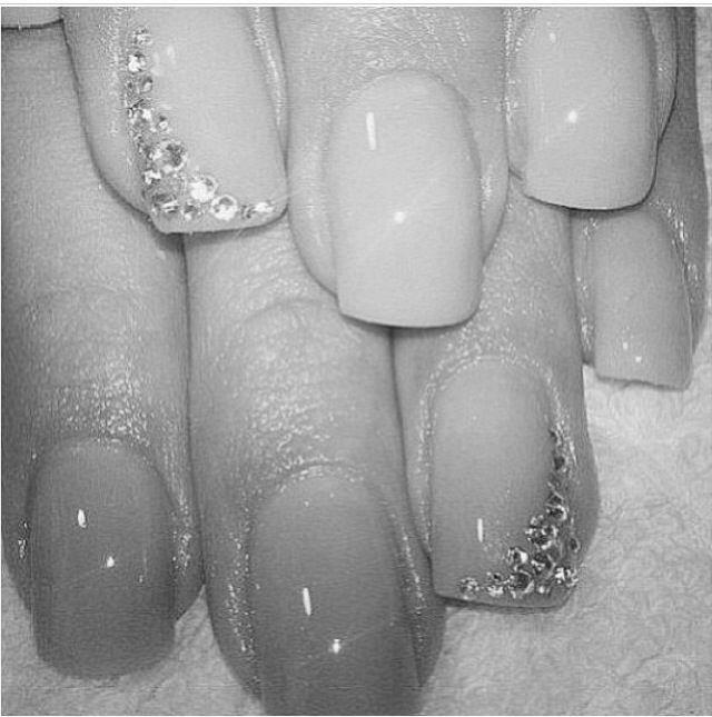 What are the pros and cons of Acrylic nails? photo 12