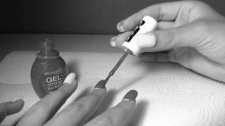 What is the best glue to use for acrylic nails? image 9