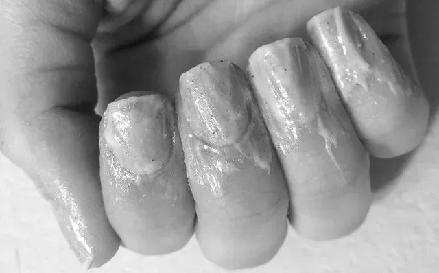 Does the toothpaste help nails to grow? photo 7