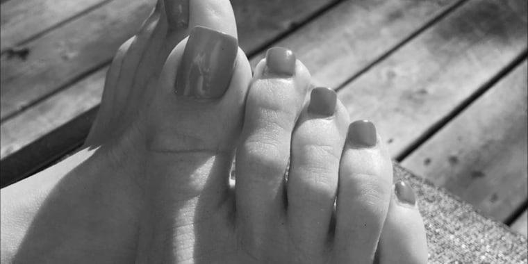 Does putting false nails on help nails grow? photo 10