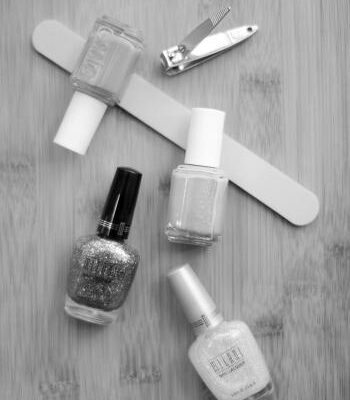 Is it possible for nail polish to reduce the growth of nails? image 0