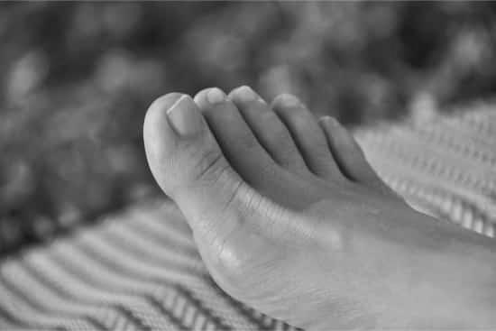 How can you treat smelly toenails? image 0