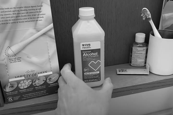 Does 91% isopropyl alcohol kill foot fungus? photo 2