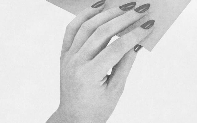 How can I treat paper thin fingernails? photo 0
