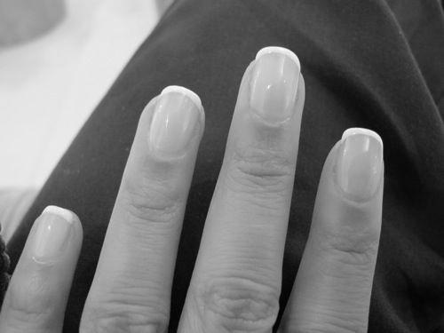 How can I make a French manicure on natural nails? image 14