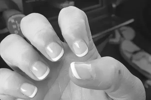 Can you do a French manicure on short nails? photo 0