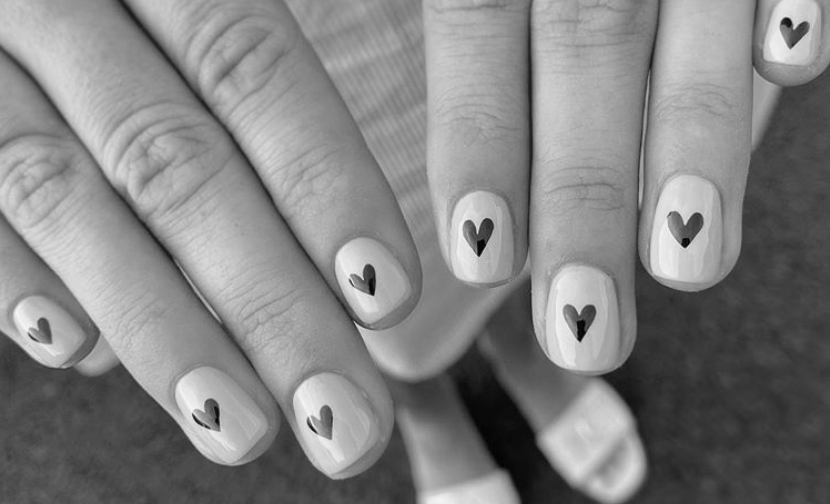What are some good nail designs for short nails? image 2