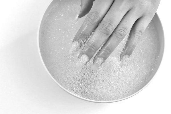 Can you use hot water to remove acrylic nails? image 8