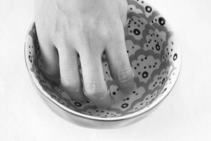 Can you use hot water to remove acrylic nails? image 13